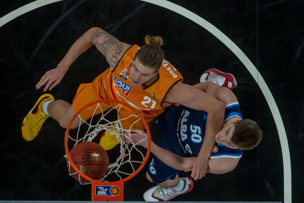 莱万的进球 莱万的进球