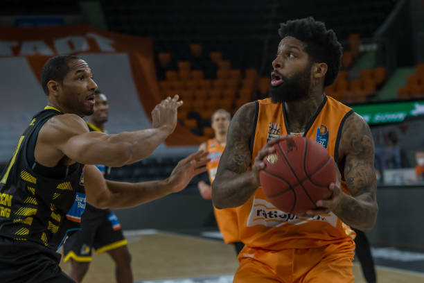 级别联赛中 级别联赛中